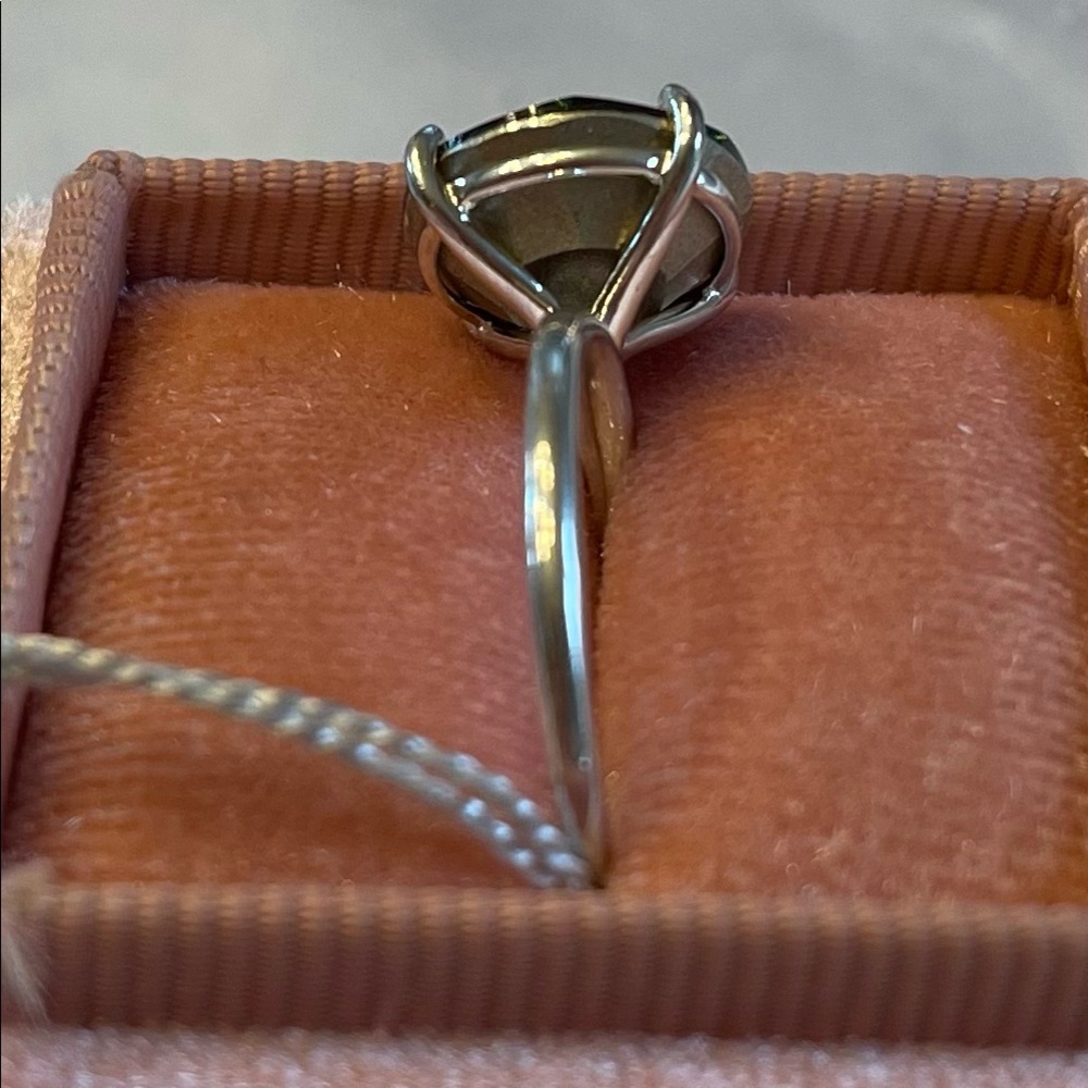 Swarovski Crystal Ring - Picture 5 of 7